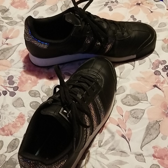 Sneakers - Picture 2 of 2